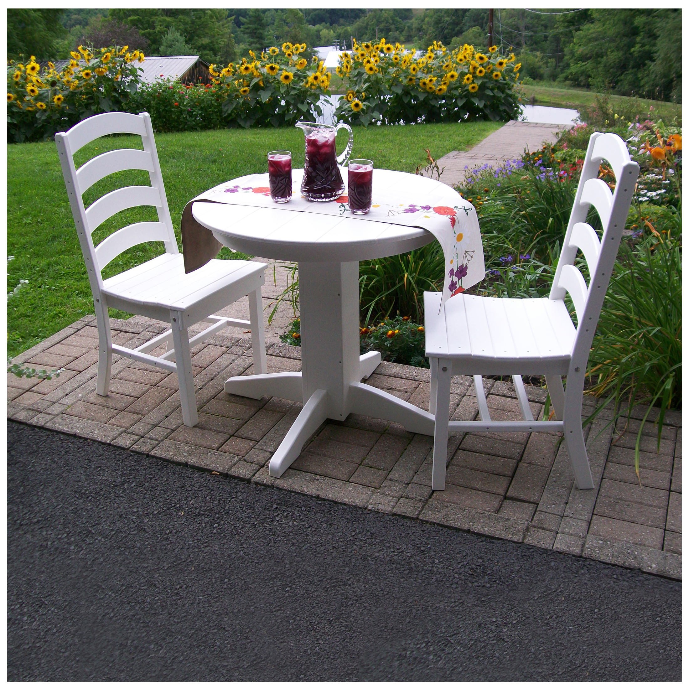 A&L Furniture 33 in Round Ladderback Dining Set