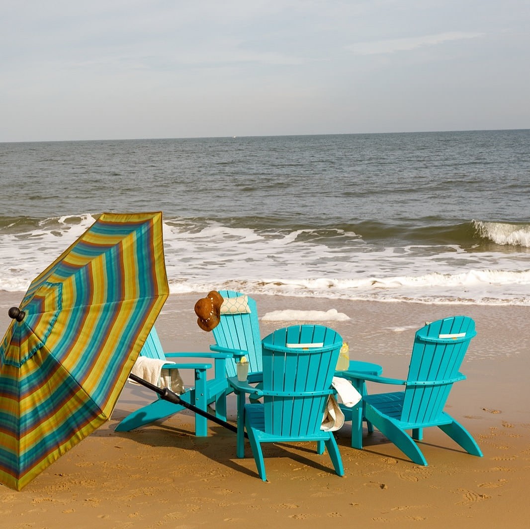 Shown in Black Frame with Weatherwood Slats