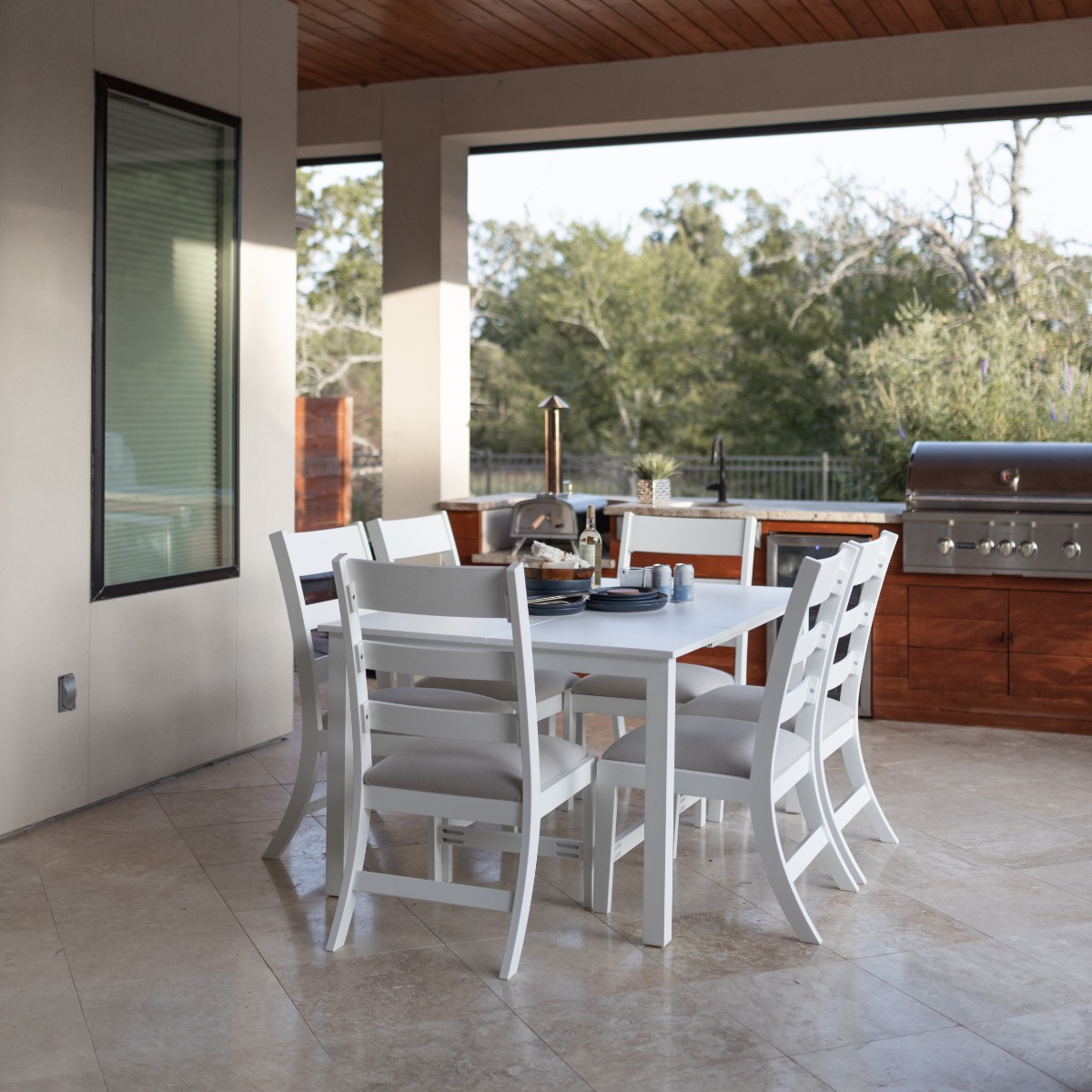 Berlin Gardens Berkley 42 in Extension Dining Table