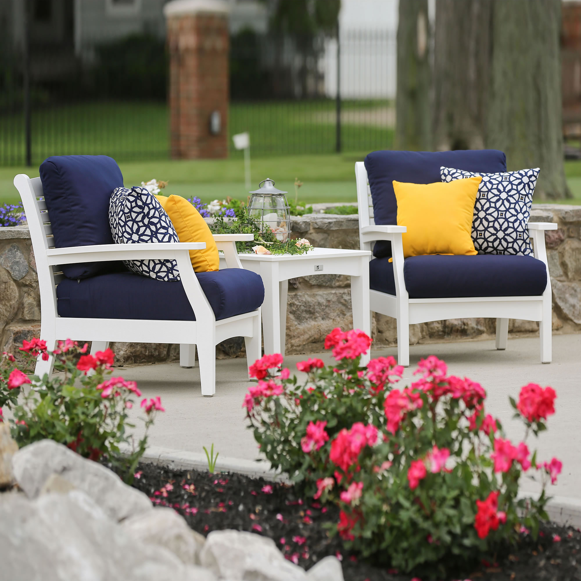 Shown in Chocolate frame 