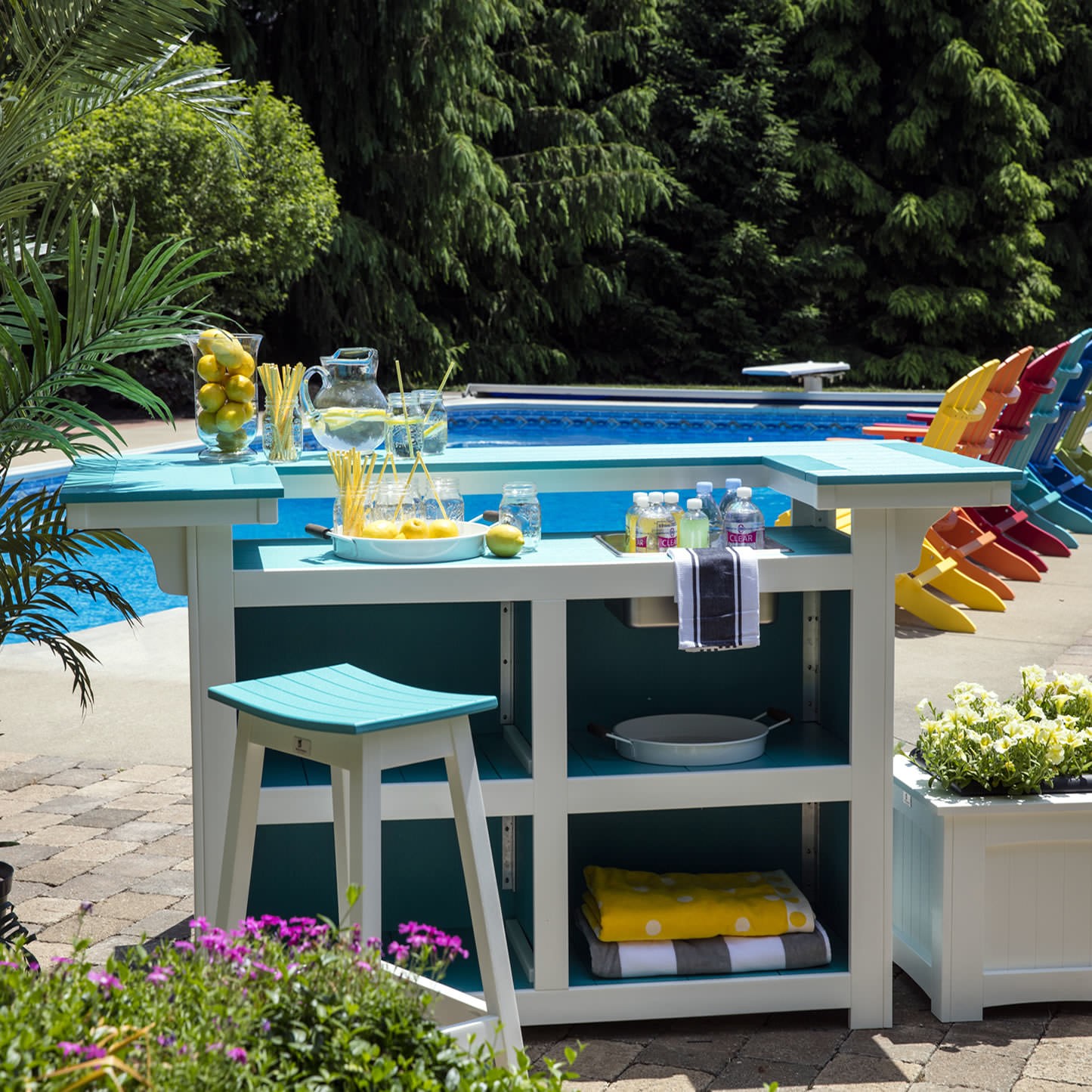 Berlin Gardens Island Bar Set