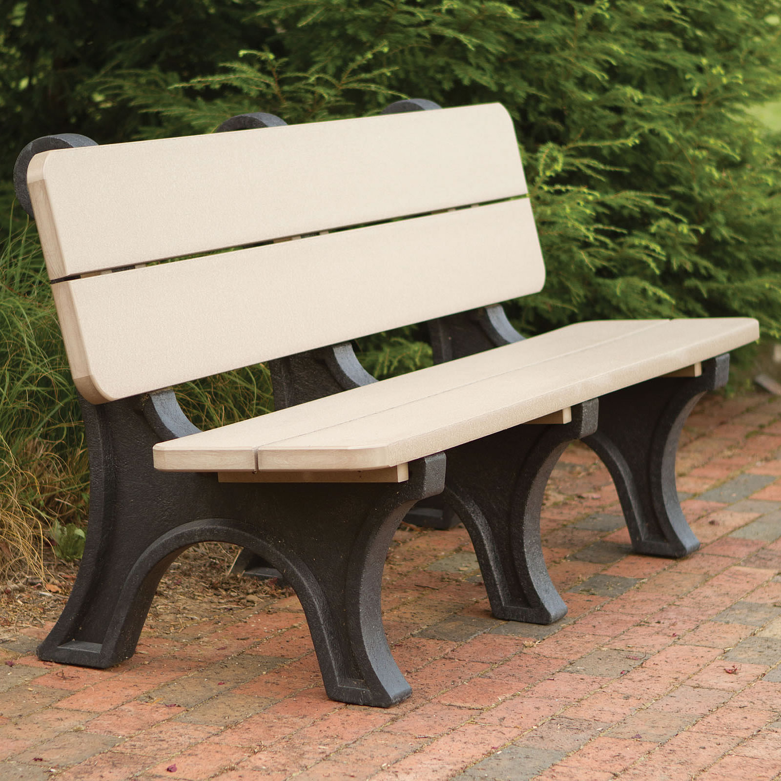 Berlin Gardens Poly Park Bench