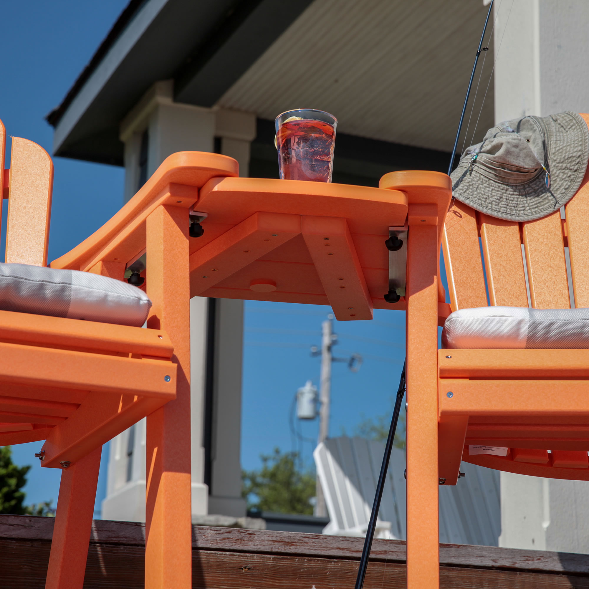 Berlin Gardens Tete-A-Tete Table