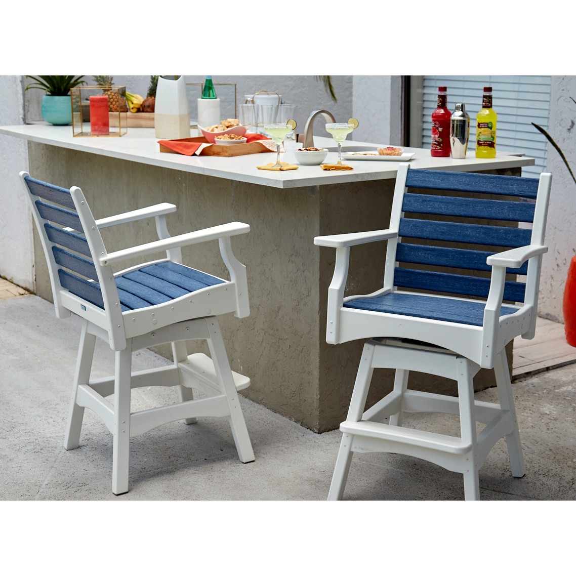 Breezesta™ Piedmont Swivel Bar Chair