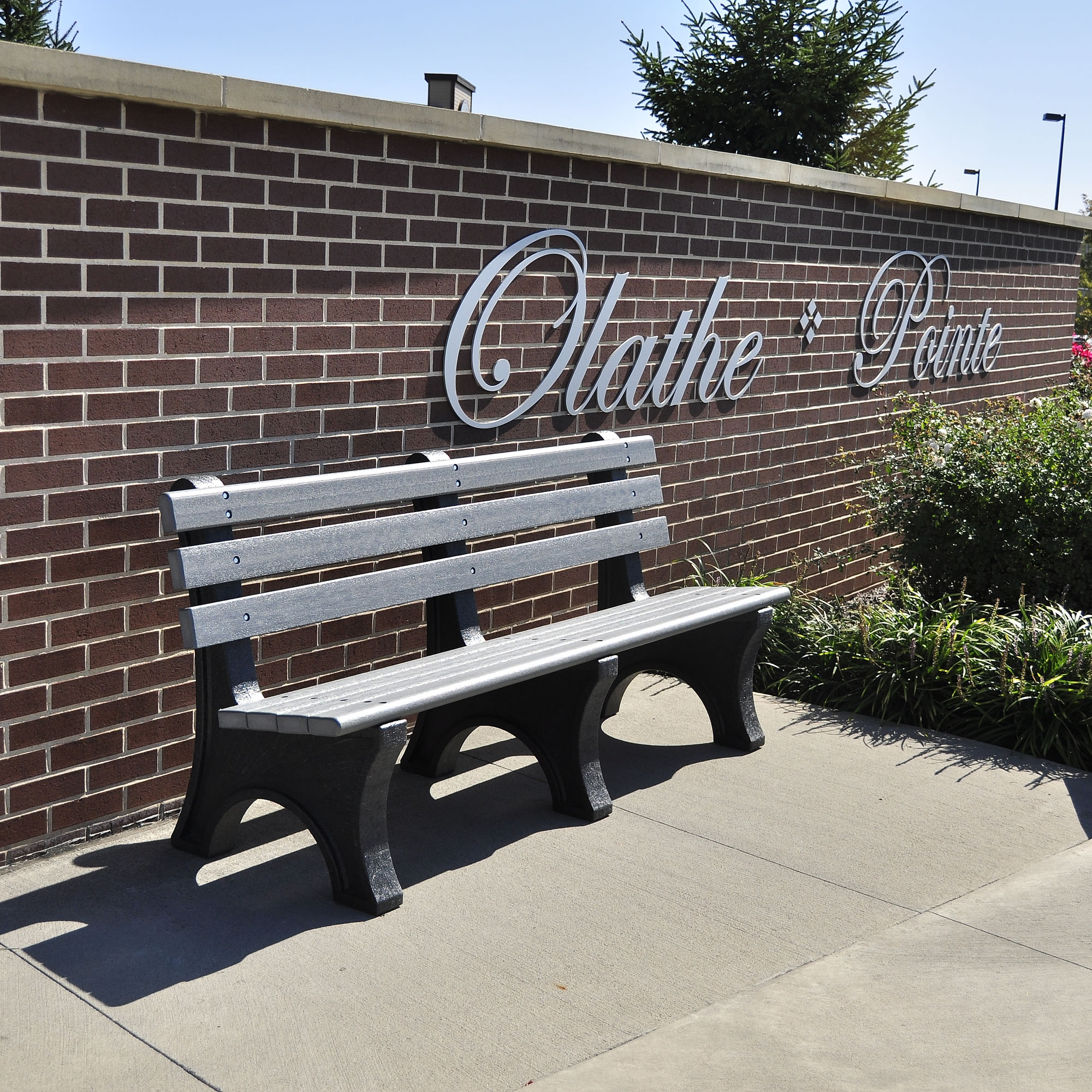 Frog Furnishings Comfort Park Avenue 6 ft Poly Bench