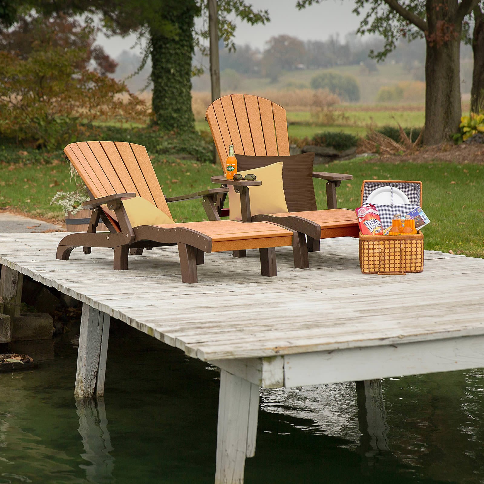 Finch Amish Poly SeaAira Lounge Chair w/ Arms