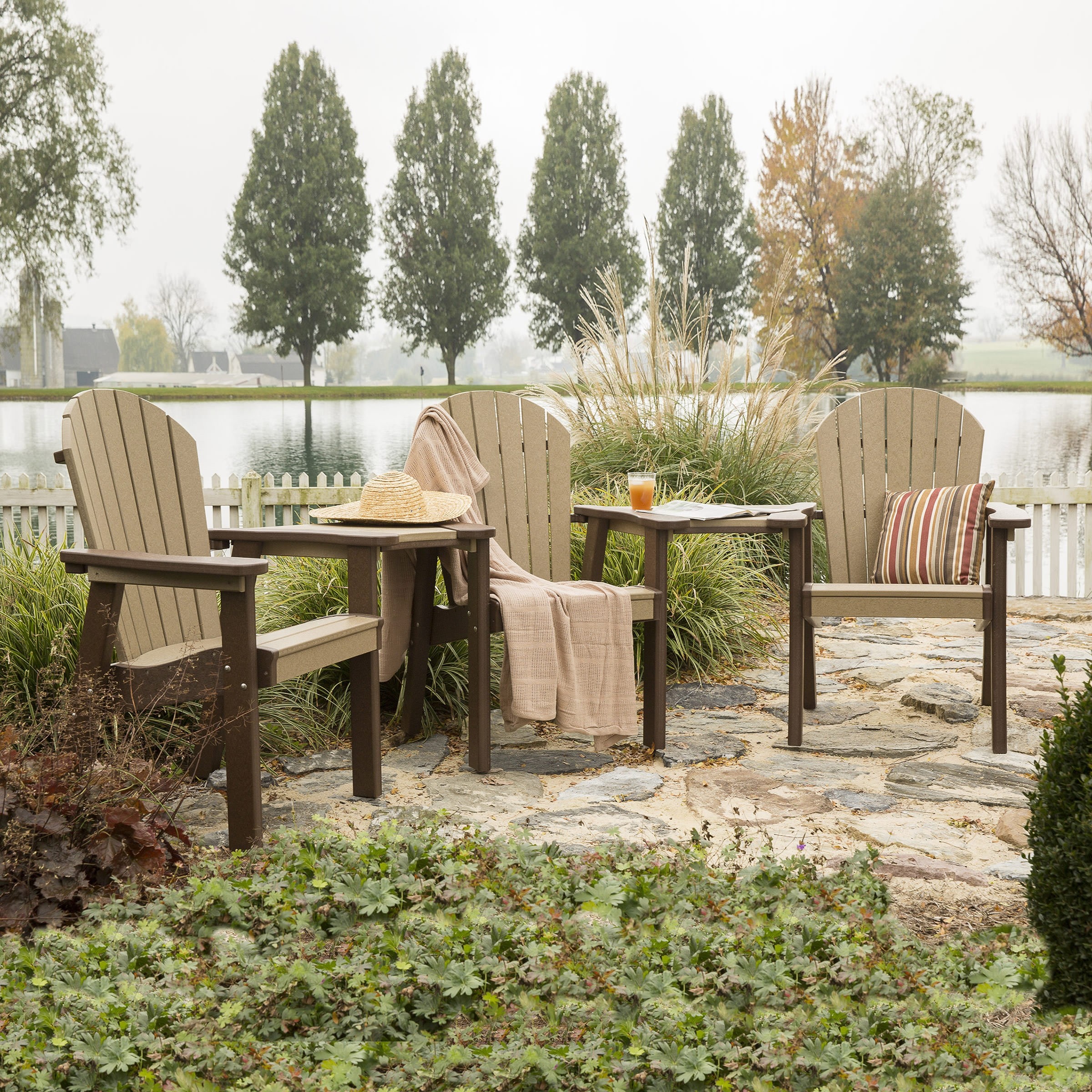 Finch Amish Poly Great Bay Tete-A-Tete Set