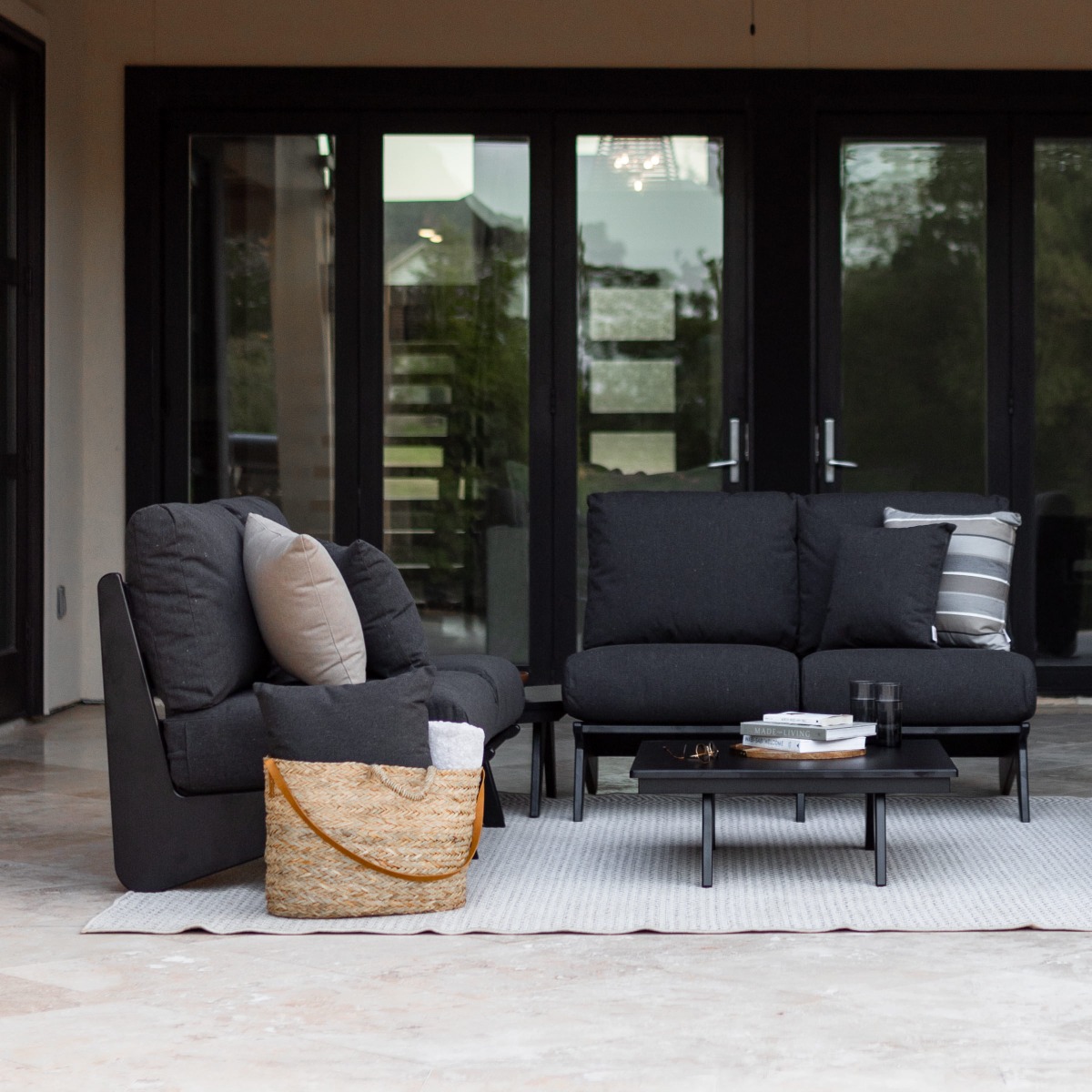 Berlin Gardens Holland Loveseat