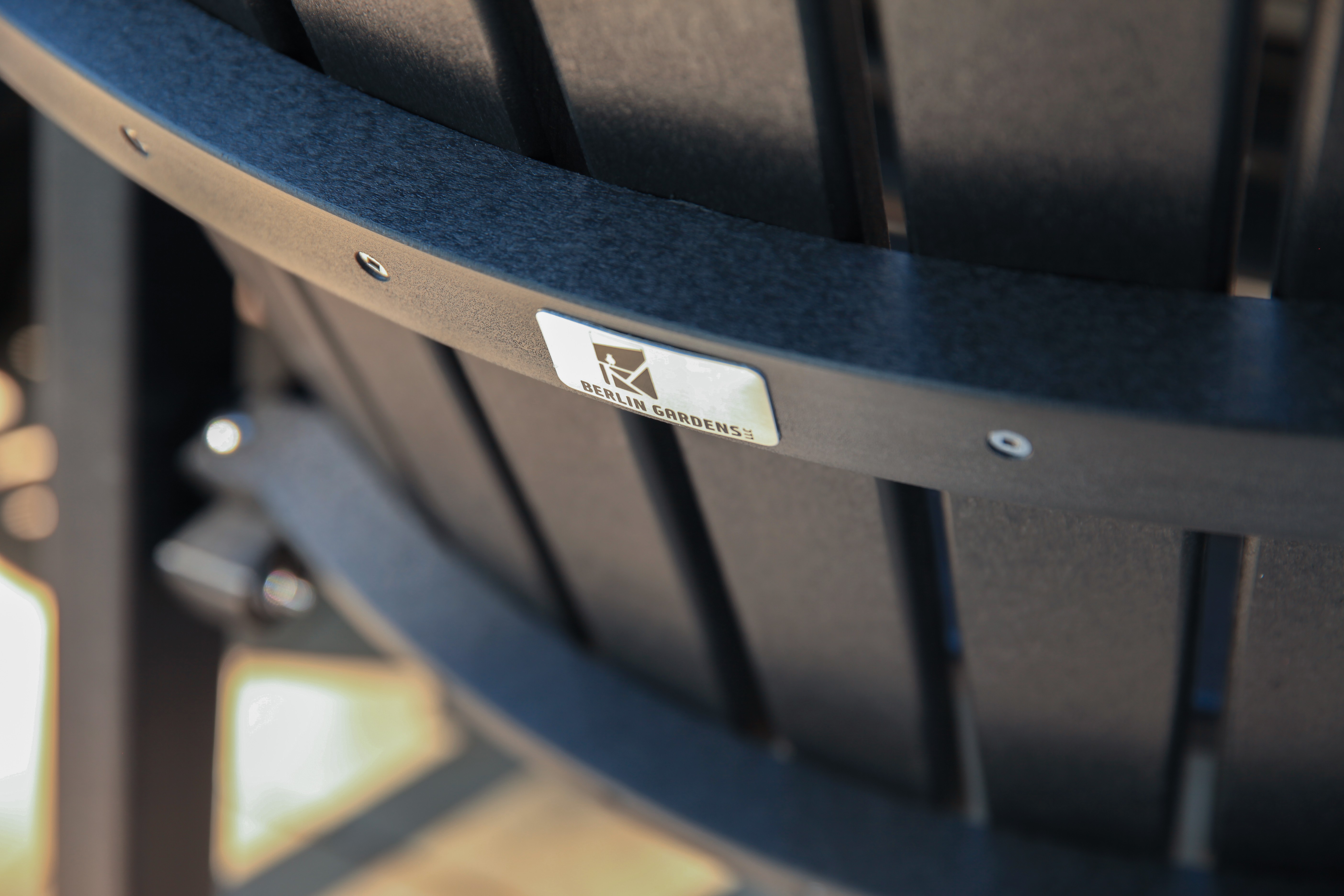 Berlin Gardens Elite Comfo-Back Orchid Dining Set