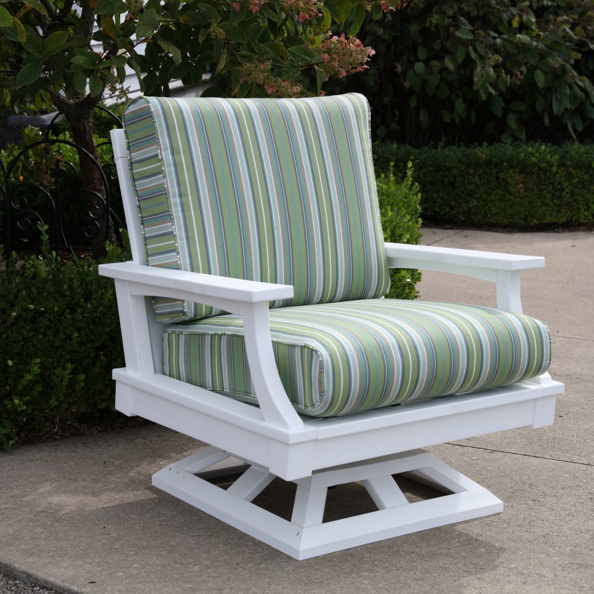 Wildridge Heritage Deep Seating Swivel Rocker