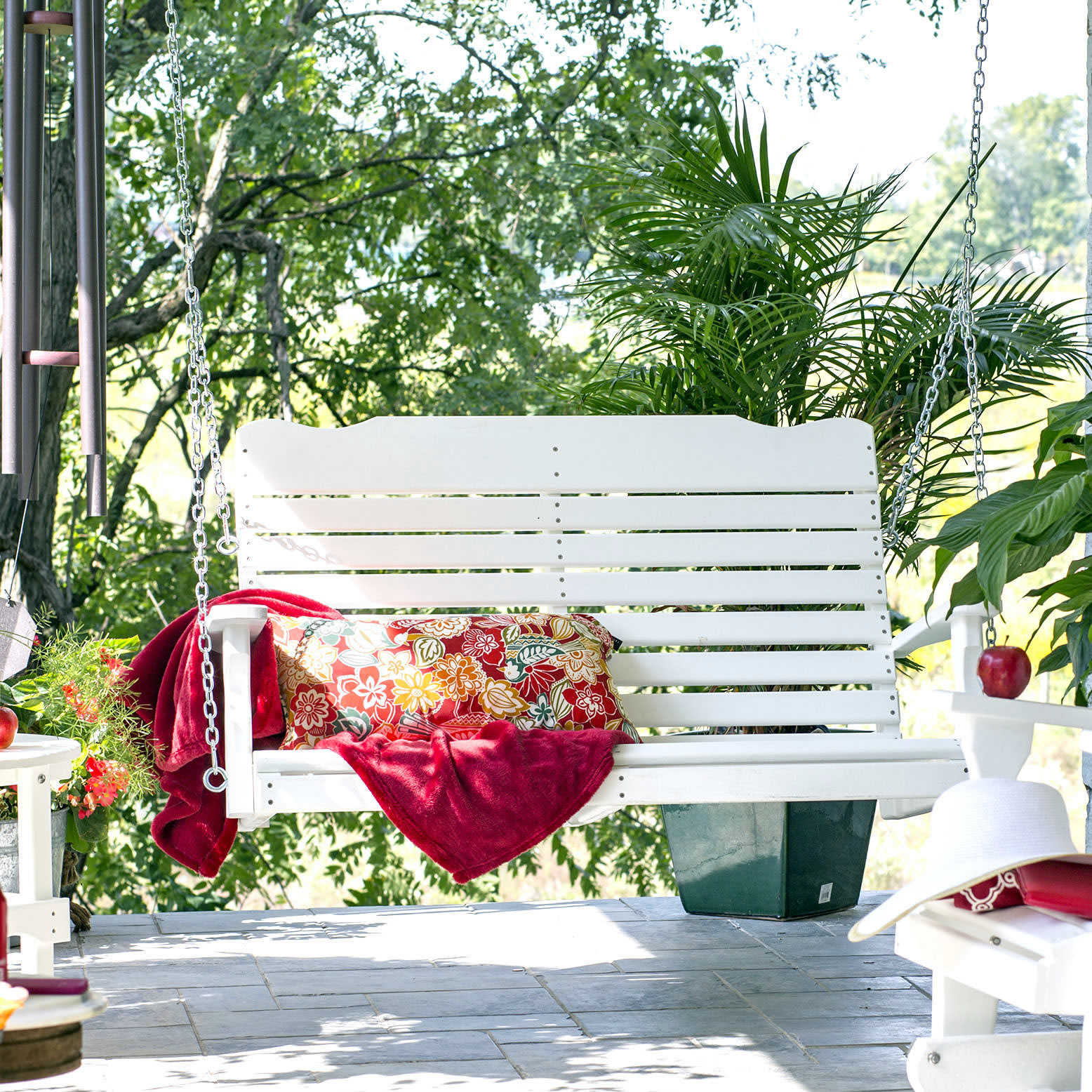 Amish 4 ft Curve-Back Poly Porch Swing