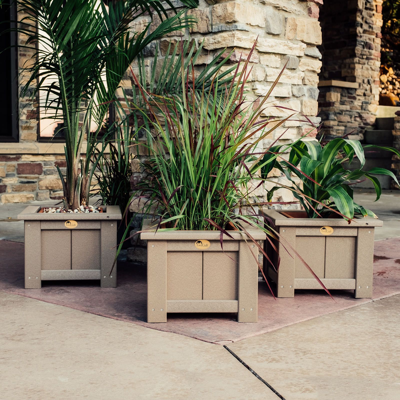 Luxcraft 15 in Planter