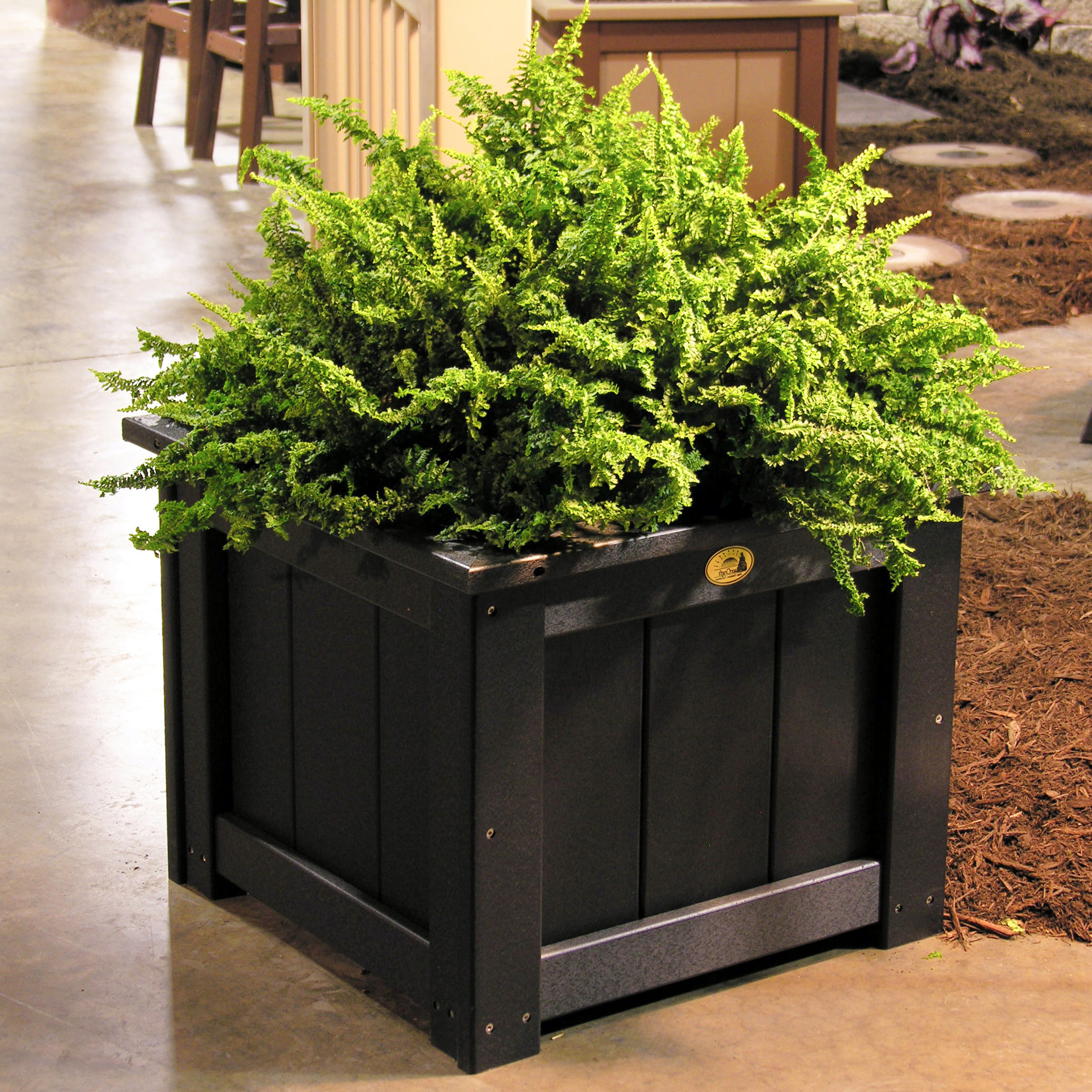 Luxcraft 24 in Planter