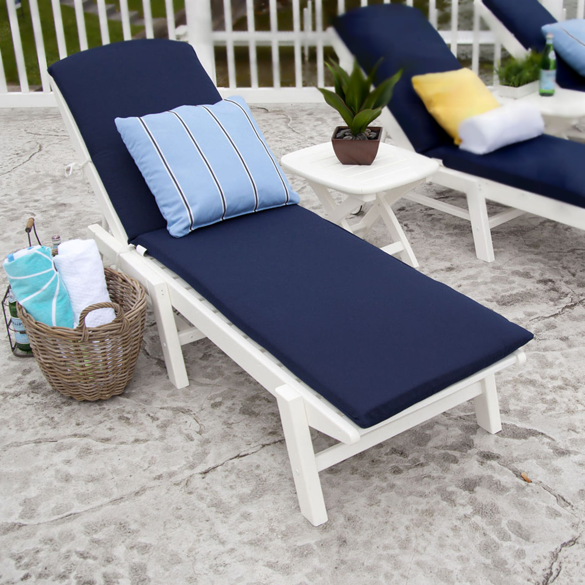 POLYWOOD® Nautical Chaise with Wheels