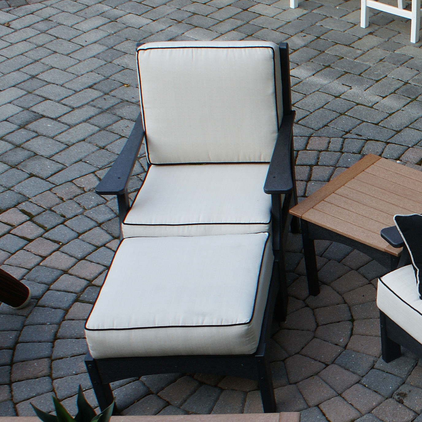 Shown with Double Welt Cushions