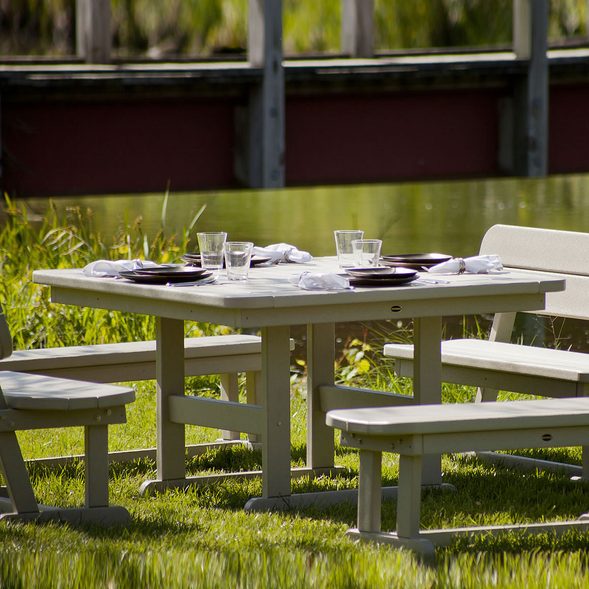 POLYWOOD Park 48 In Square Table