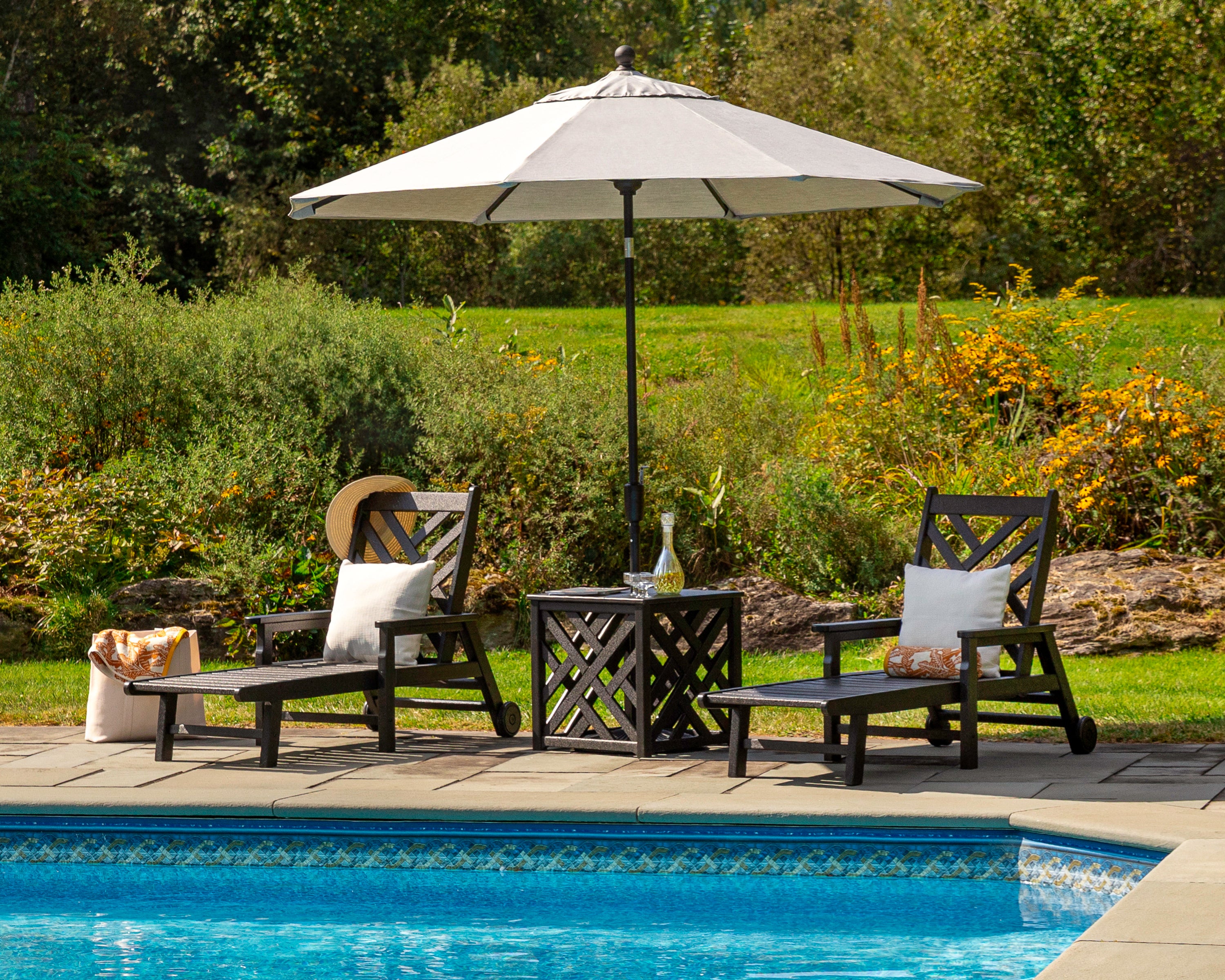 POLYWOOD® Chippendale 3-Piece Chaise Set with Umbrella Stand Accent Table