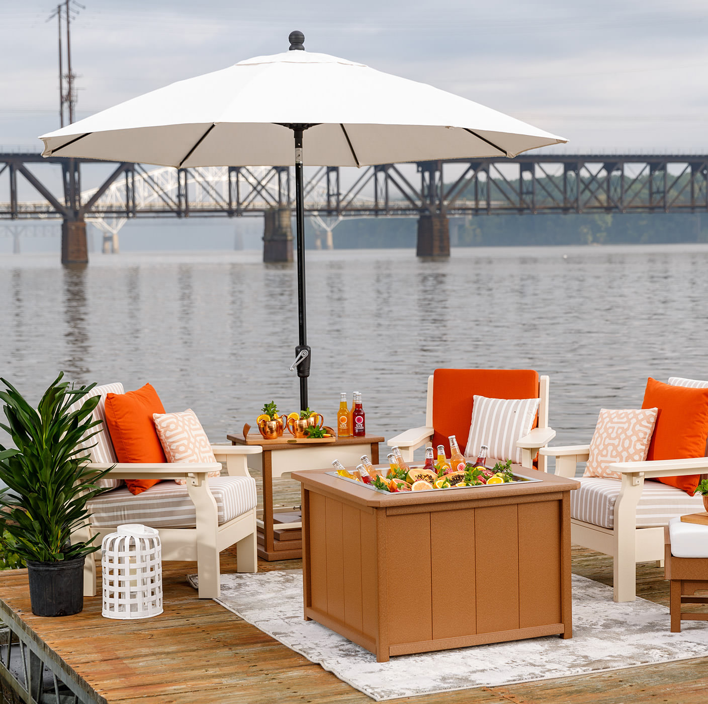 Finch Amish Poly 35 in SeaAira Square Ice Pit