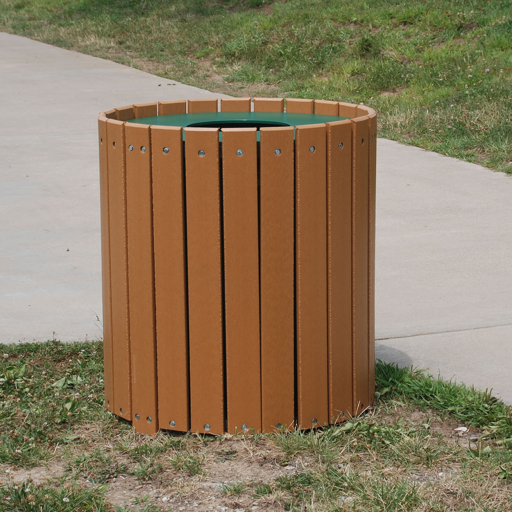 Frog Furnishings Standard Round Trash Receptacle - 32 gal