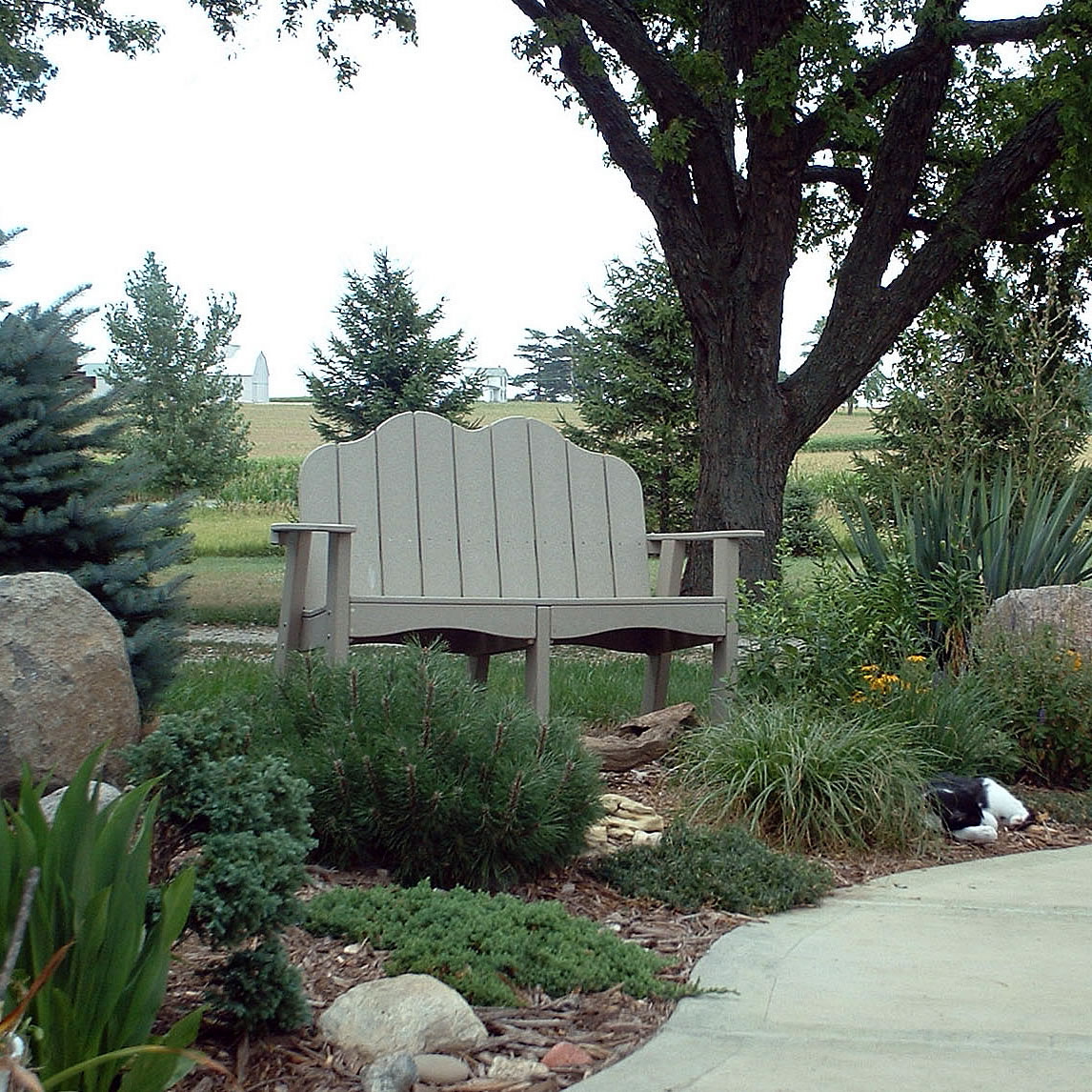 Tailwind Traditional Bench - Seats Two