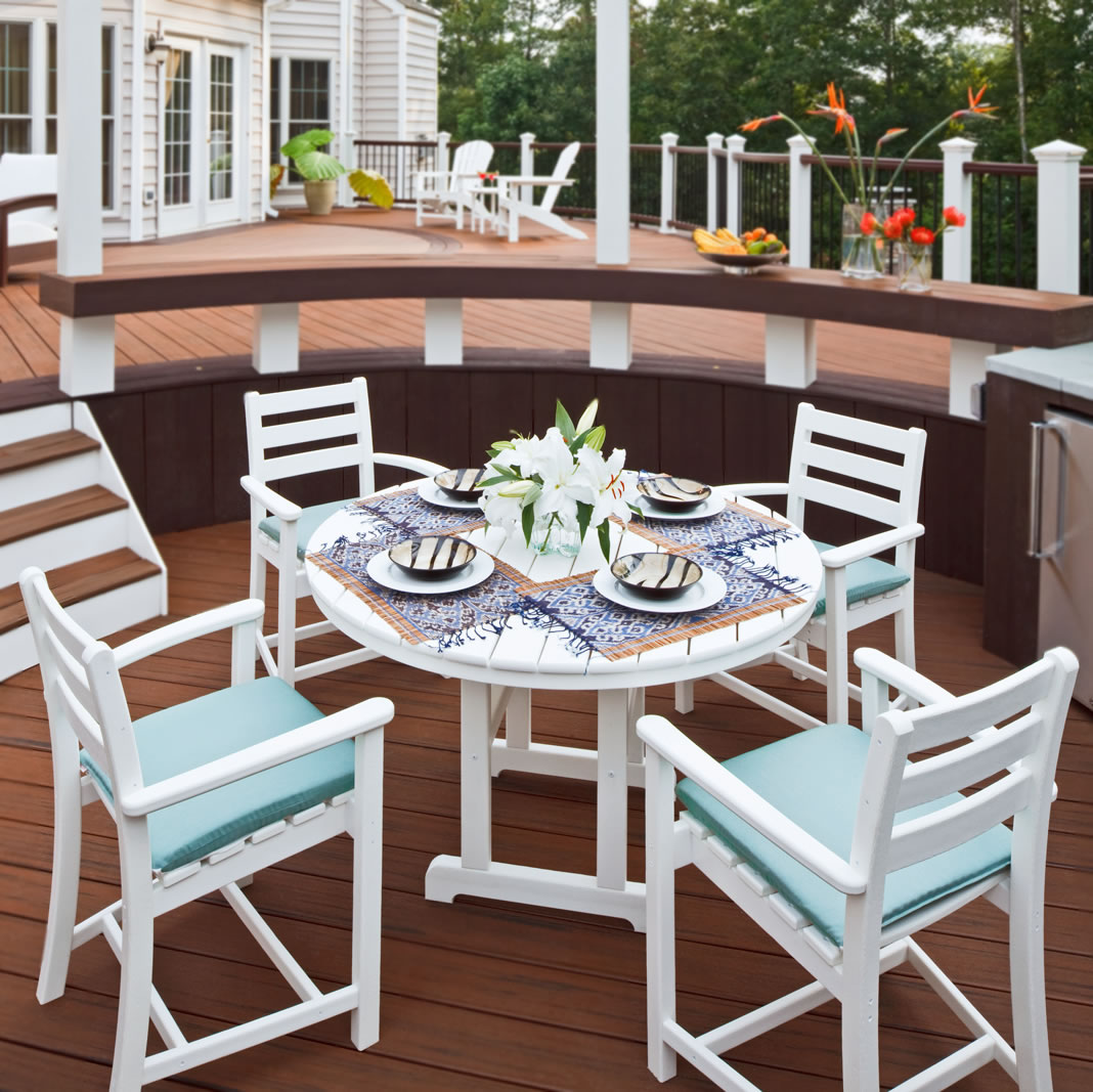 Trex® Outdoor Furniture Monterey Bay 48 in Round Bar Table