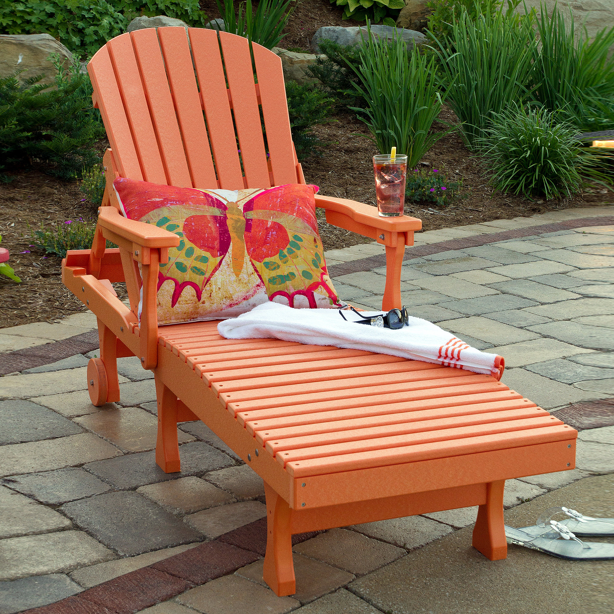 Berlin Gardens Tropical Chaise Lounge